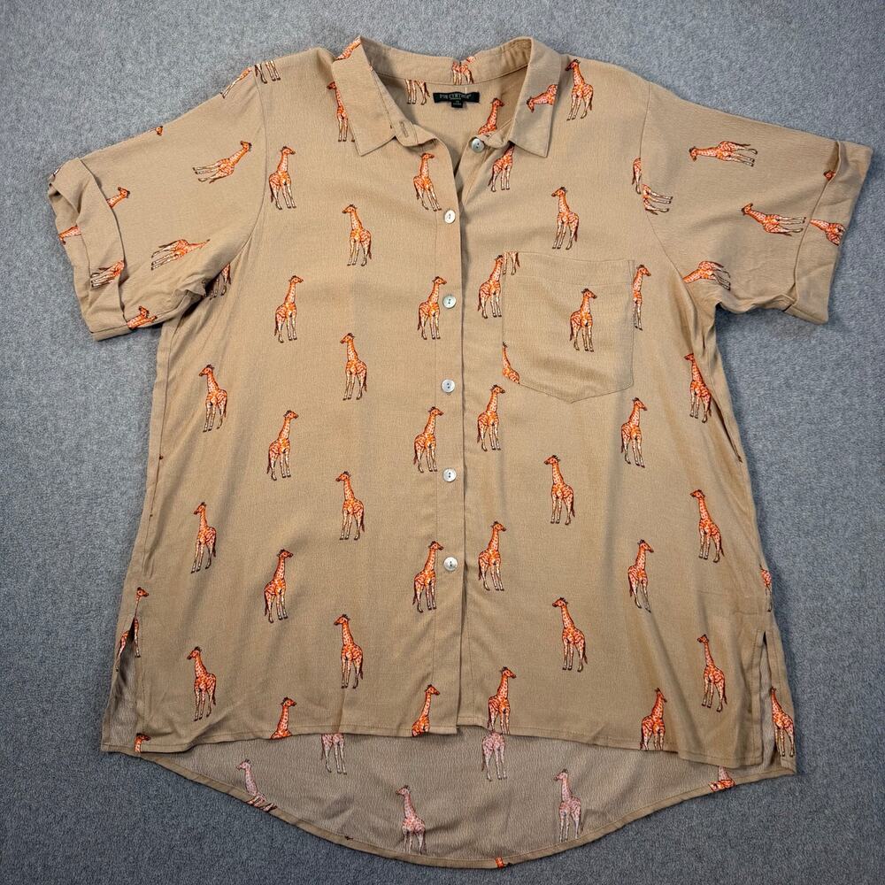 For Cynthia Giraffe Button-Up Shirt Women's 1X Tan Novelty Print Short Sleeve